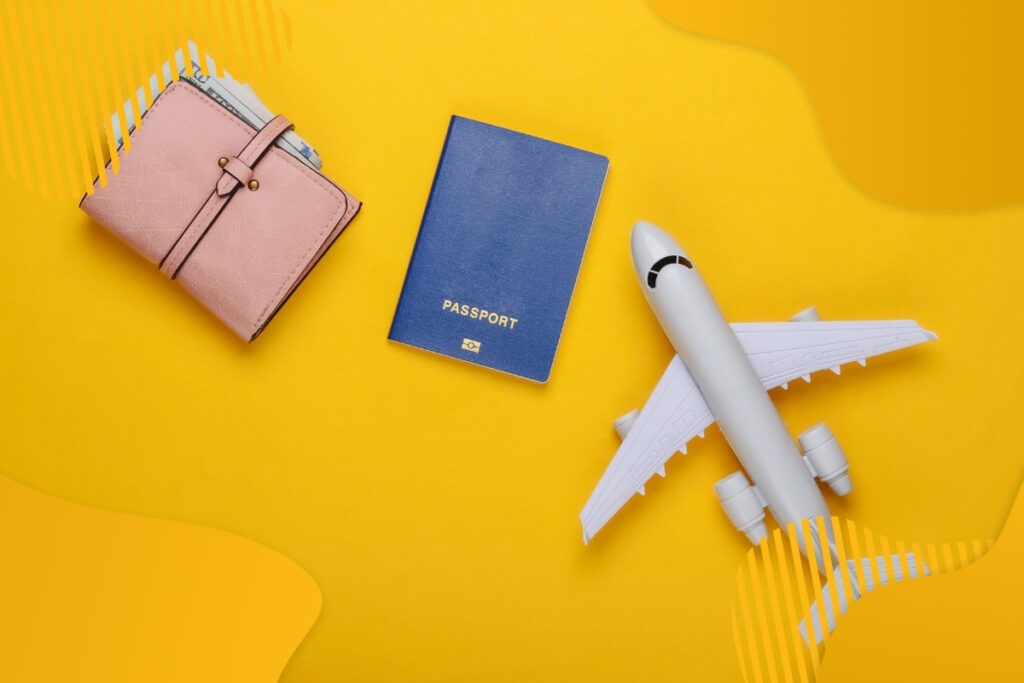 Rozrzucony portfel, paszport i model samolotu - Power Safety